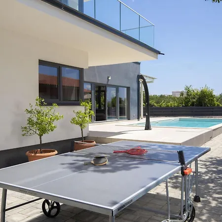 Luna Mit Pool- Sauna- Whirlpool- Tennispla By Interhome
