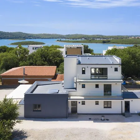 Luna Mit Pool- Sauna- Whirlpool- Tennispla By Interhome בית נופש