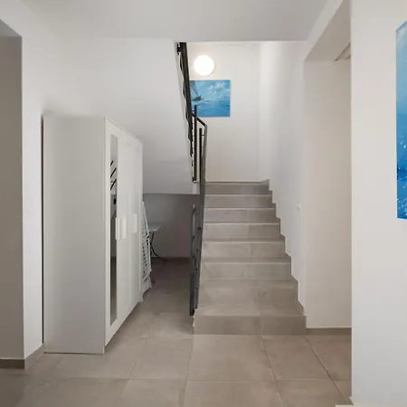 Luna Mit Pool- Sauna- Whirlpool- Tennispla By Interhome *