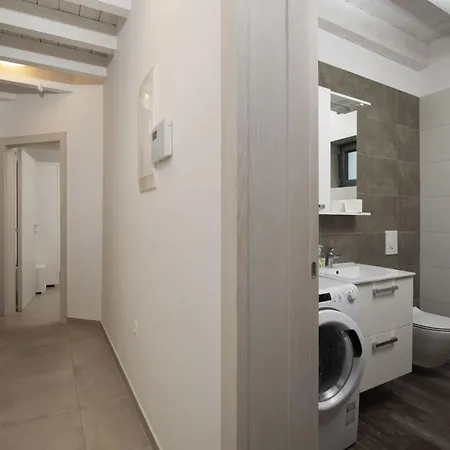 Luna Mit Pool- Sauna- Whirlpool- Tennispla By Interhome פומר
