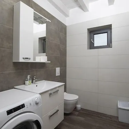 Luna Mit Pool- Sauna- Whirlpool- Tennispla By Interhome
