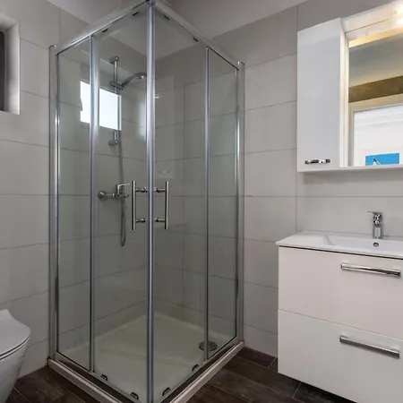 Luna Mit Pool- Sauna- Whirlpool- Tennispla By Interhome * פומר