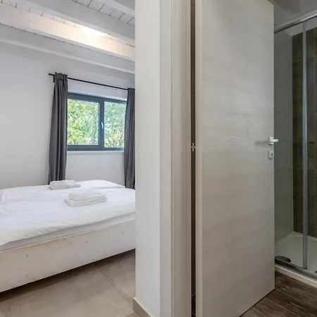 Luna Mit Pool- Sauna- Whirlpool- Tennispla By Interhome