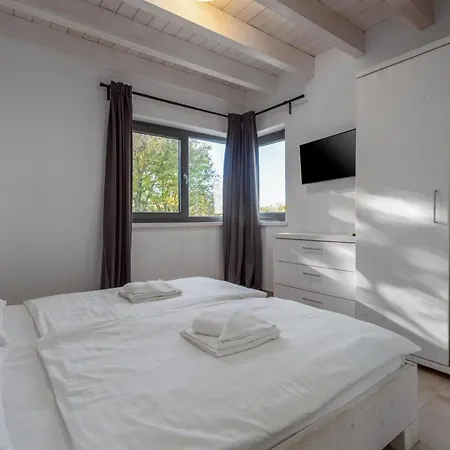 בית נופש Luna Mit Pool- Sauna- Whirlpool- Tennispla By Interhome