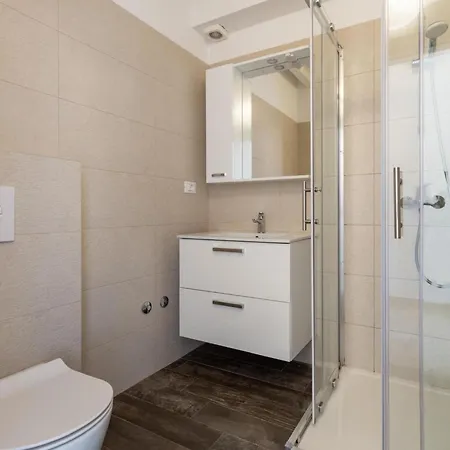 Luna Mit Pool- Sauna- Whirlpool- Tennispla By Interhome בית נופש