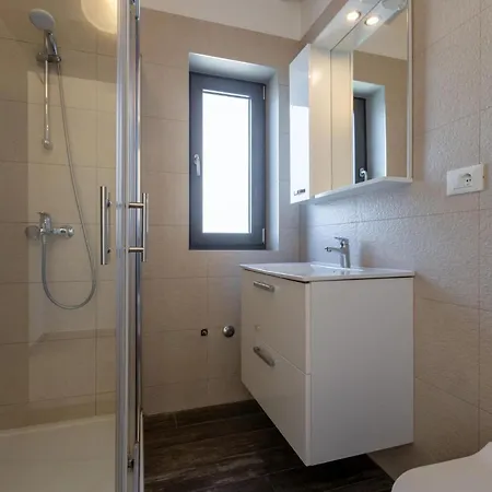 בית נופש Luna Mit Pool- Sauna- Whirlpool- Tennispla By Interhome פומר