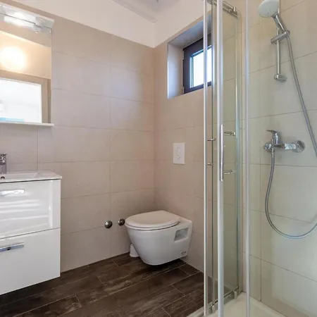 Luna Mit Pool- Sauna- Whirlpool- Tennispla By Interhome